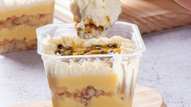 Análise completa do Curso Bolo no pote da Marrara Bortoloti, mostrando se o treinamento vale a pena.