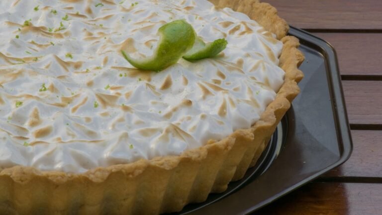 Análise completa do Curso Tortas de Vitrine da Bia Nocete, mostrando se o treinamento online vale a pena para confeiteiras.