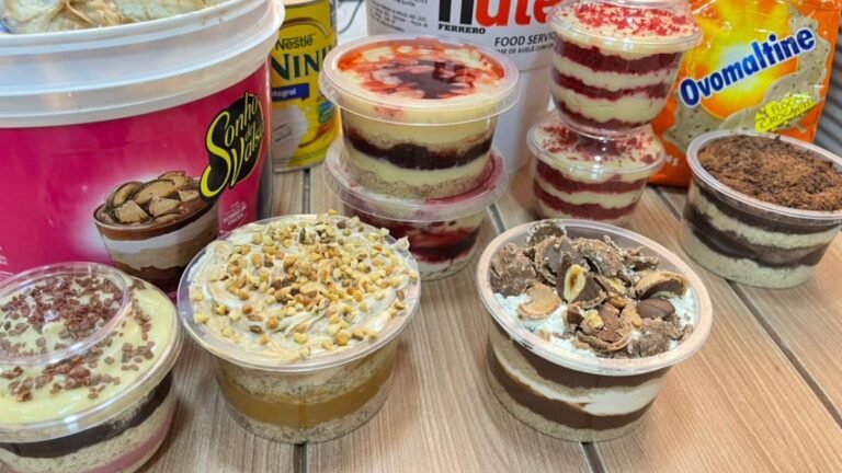 Diferentes tipos de embalagens para bolo de pote (vidro, plástico e acrílico).